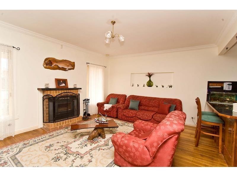 8 West Court, Lalor VIC 3075