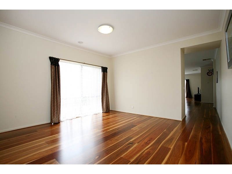 15 Karagola Terrace, Epping VIC 3076