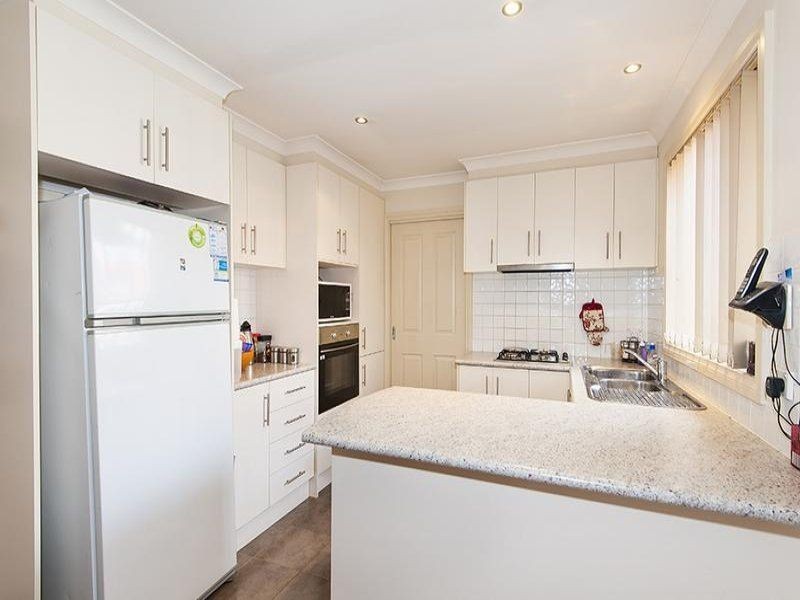 15 Jindabyne Avenue, South Morang VIC 3752