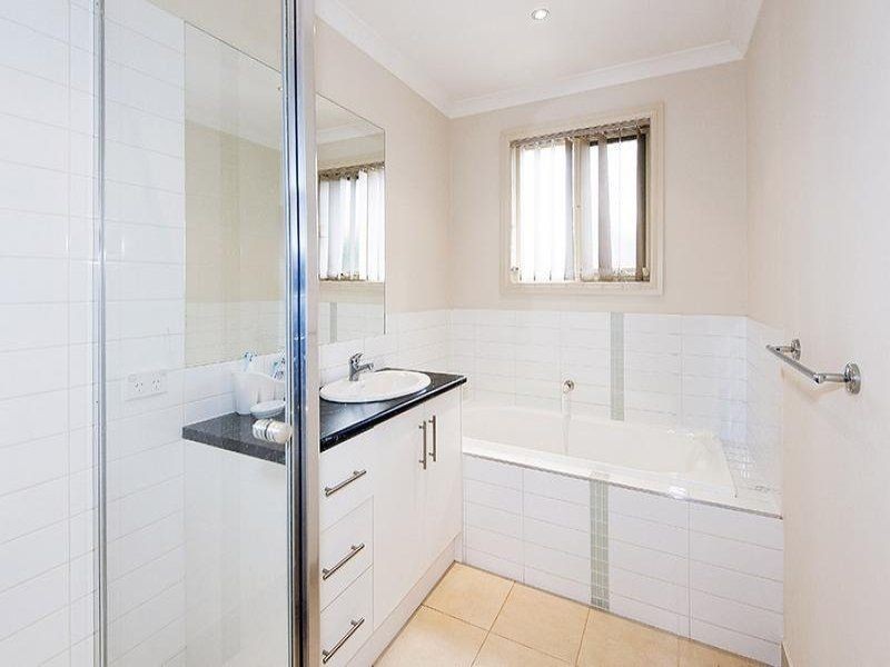 15 Jindabyne Avenue, South Morang VIC 3752