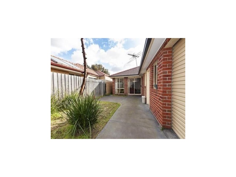15 Jindabyne Avenue, South Morang VIC 3752