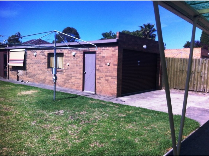 16 Dickens Street, Lalor VIC 3075