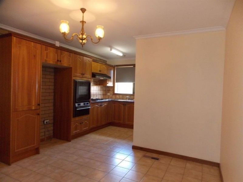 5/1-3 McFadzean Avenue, Reservoir VIC 3073