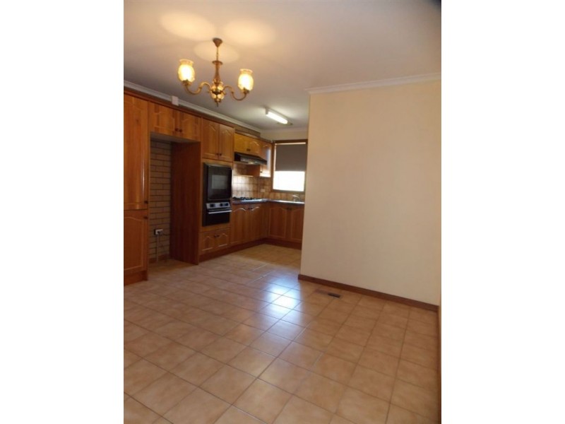 5/1-3 McFadzean Avenue, Reservoir VIC 3073