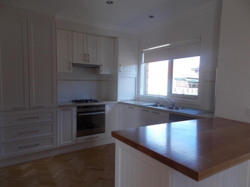 2/13 Frederick Street, Thomastown VIC 3074