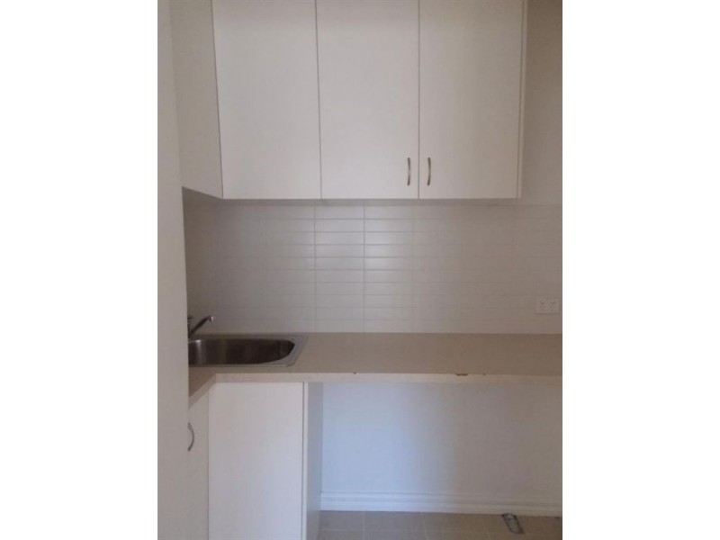 2/13 Frederick Street, Thomastown VIC 3074