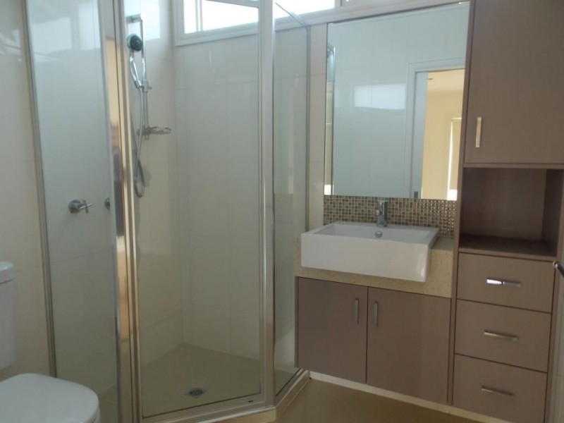 2/13 Frederick Street, Thomastown VIC 3074