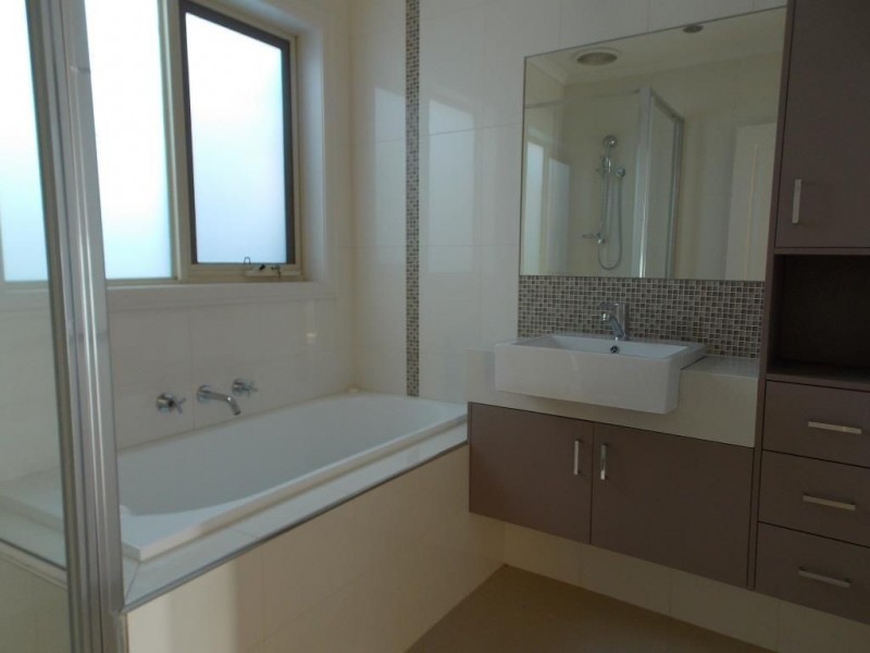 2/13 Frederick Street, Thomastown VIC 3074