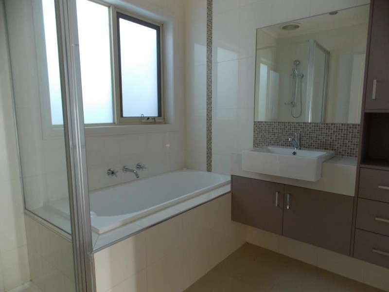 2/13 Frederick Street, Thomastown VIC 3074