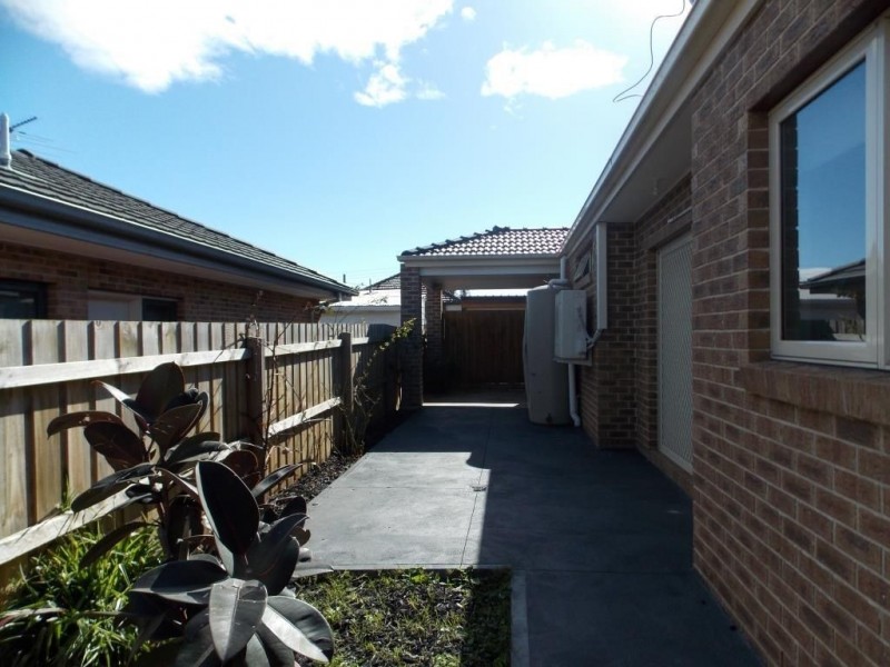 2/13 Frederick Street, Thomastown VIC 3074