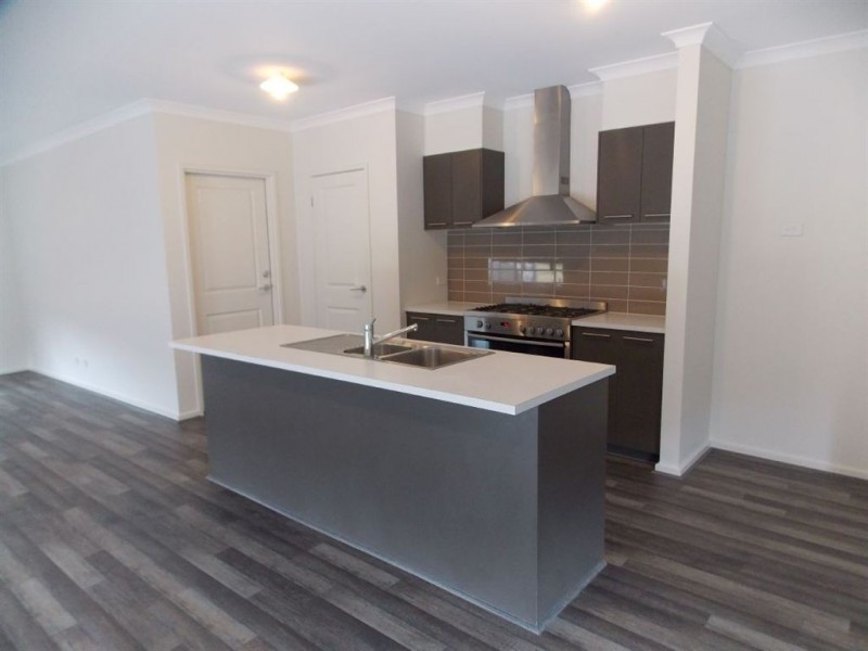 3 Kingscote Way, Epping VIC 3076