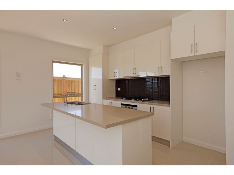 17 De Rossi Boulevard, Epping VIC 3076