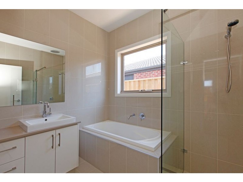 17 De Rossi Boulevard, Epping VIC 3076