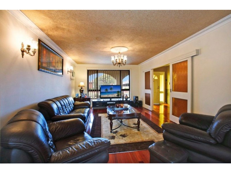 13 Sherwood Drive, Thomastown VIC 3074