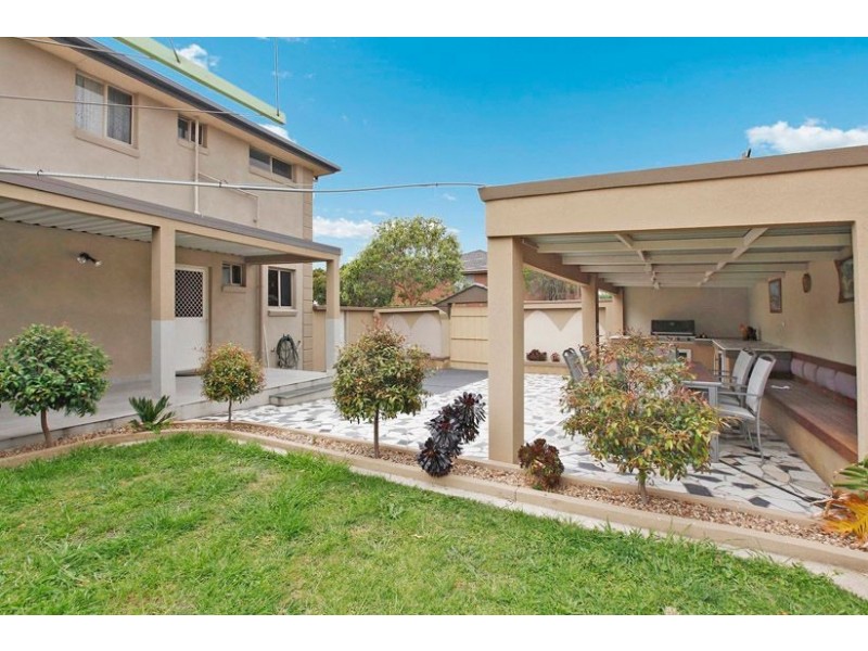 13 Sherwood Drive, Thomastown VIC 3074