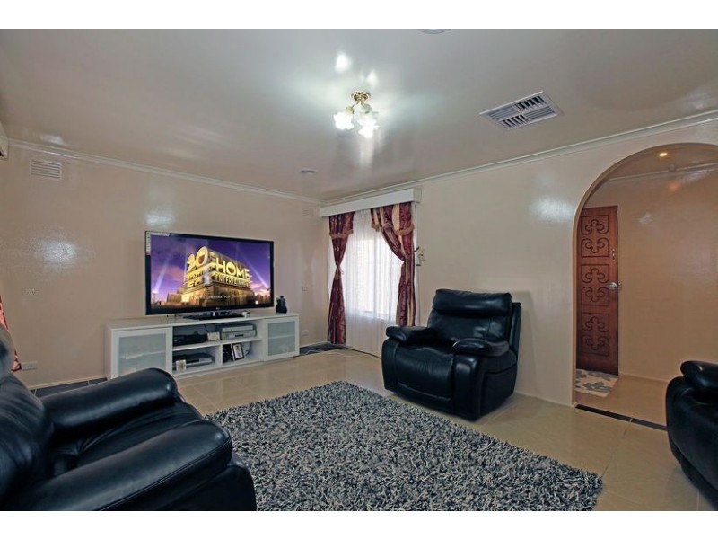 3 Lara Close, Thomastown VIC 3074
