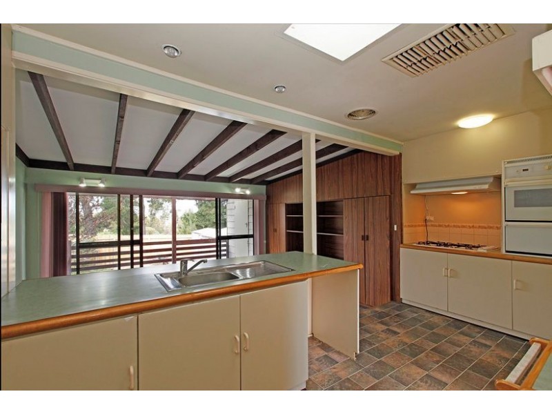 42 Moreton Crescent, Bundoora VIC 3083