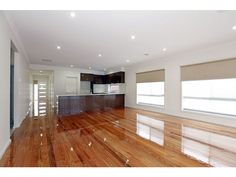 10 Creswick Drive, Epping VIC 3076