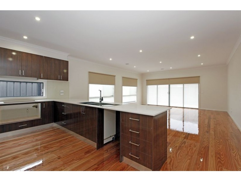 10 Creswick Drive, Epping VIC 3076