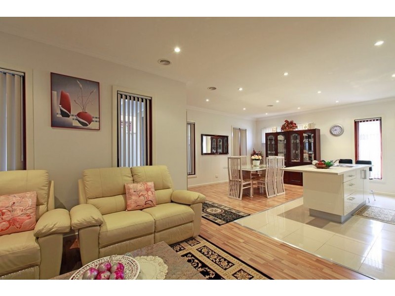 24 Farmhouse Boulevard, Epping VIC 3076