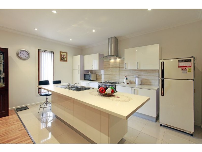24 Farmhouse Boulevard, Epping VIC 3076