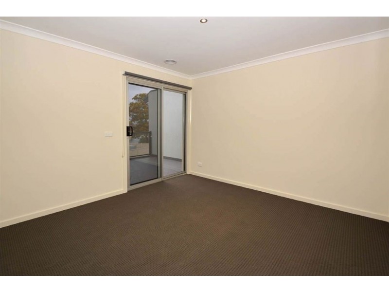 1/11 Portsmouth Place, Epping VIC 3076