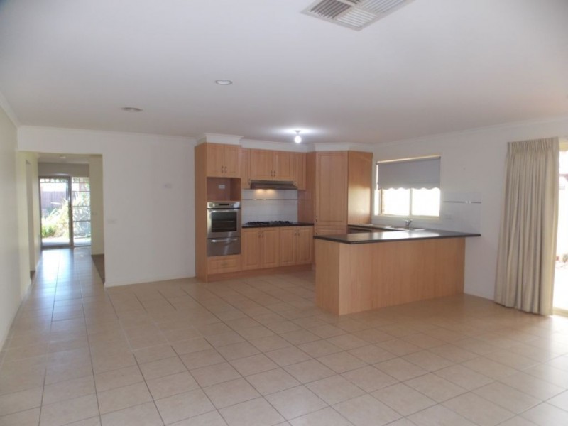 13 Cascade Crescent, Epping VIC 3076