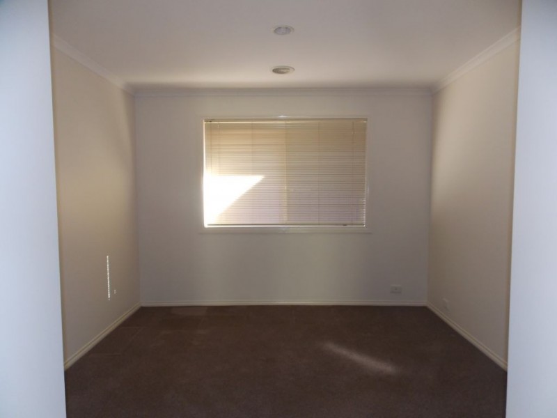 13 Cascade Crescent, Epping VIC 3076
