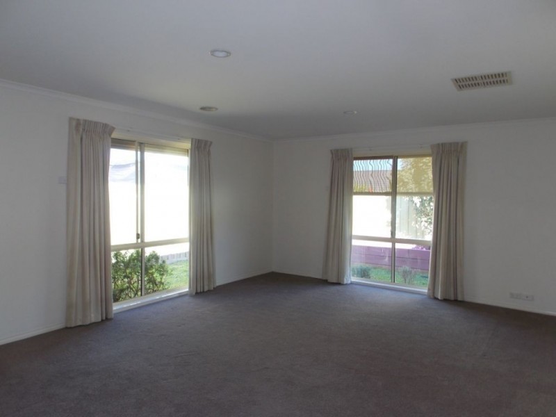 13 Cascade Crescent, Epping VIC 3076