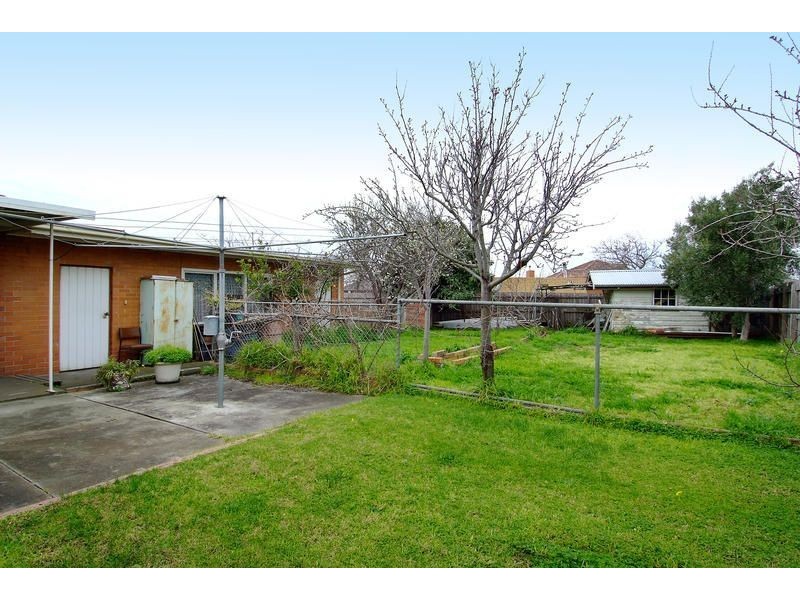 1 Heather Avenue, Thomastown VIC 3074