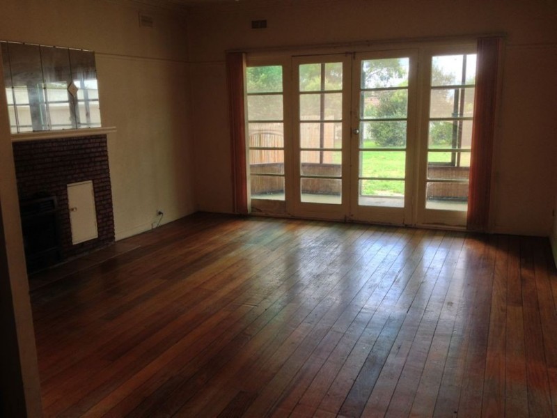 13 Paschke Crescent, Lalor VIC 3075