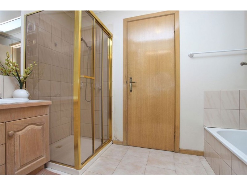 1/30 Bowman Drive, Mill Park VIC 3082