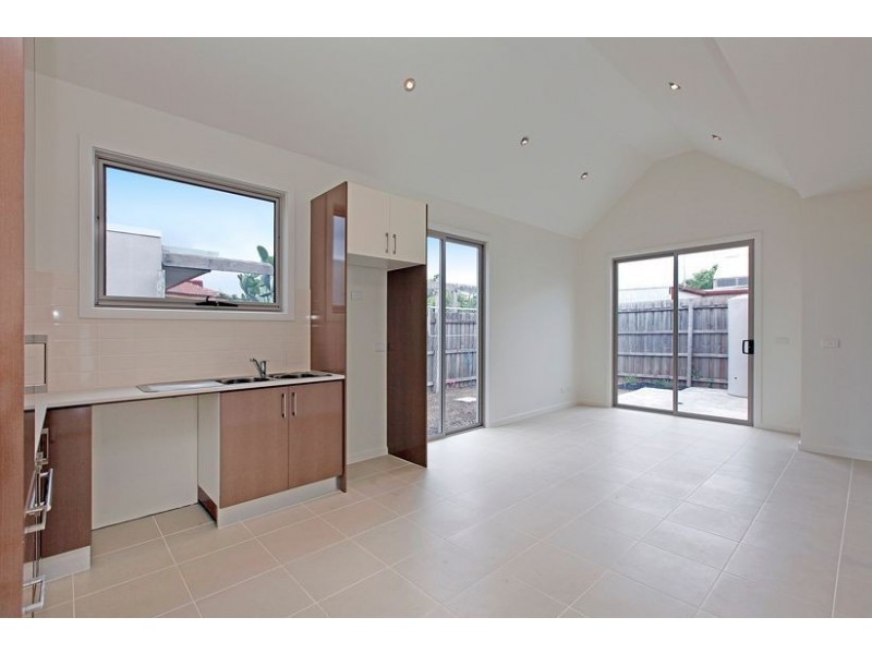 3/5 Travers Street, Thomastown VIC 3074