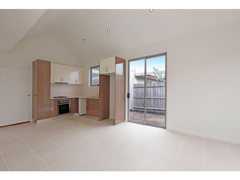 3/5 Travers Street, Thomastown VIC 3074