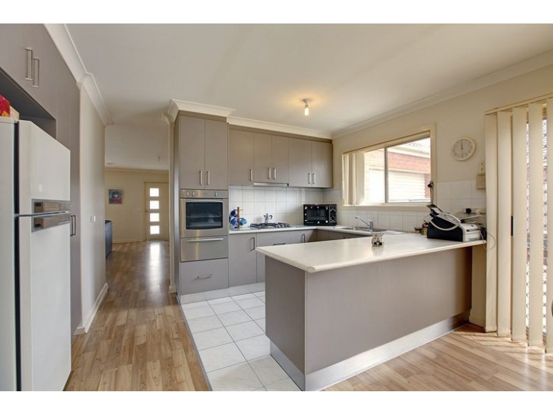 38 Mirrabucca Promenade, South Morang VIC 3752