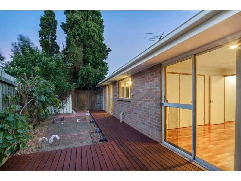 2/52 Balmoral Avenue, Bundoora VIC 3083