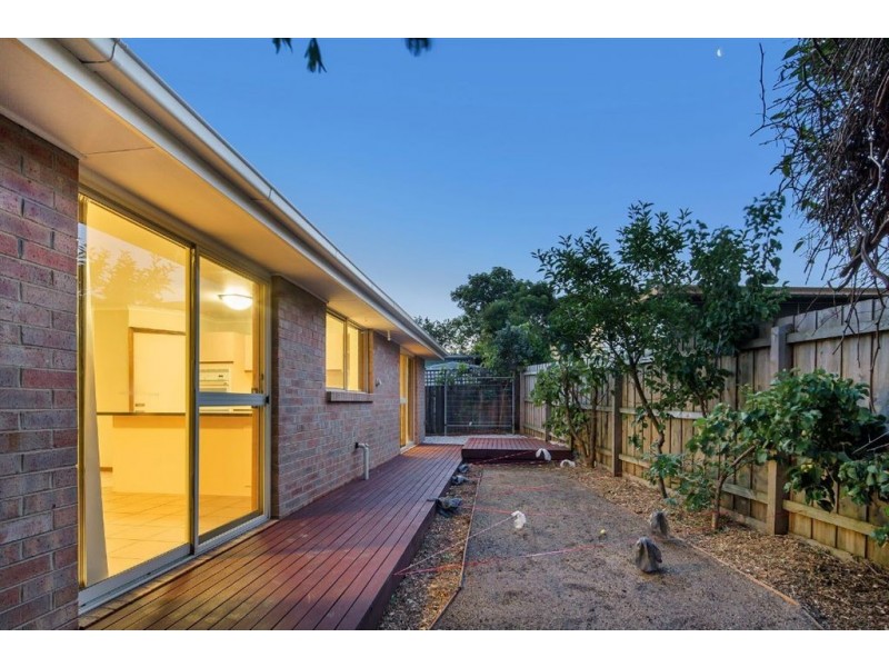 2/52 Balmoral Avenue, Bundoora VIC 3083