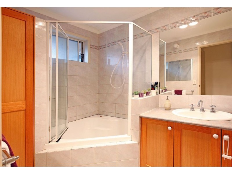 1 Swindon Court, Lalor VIC 3075