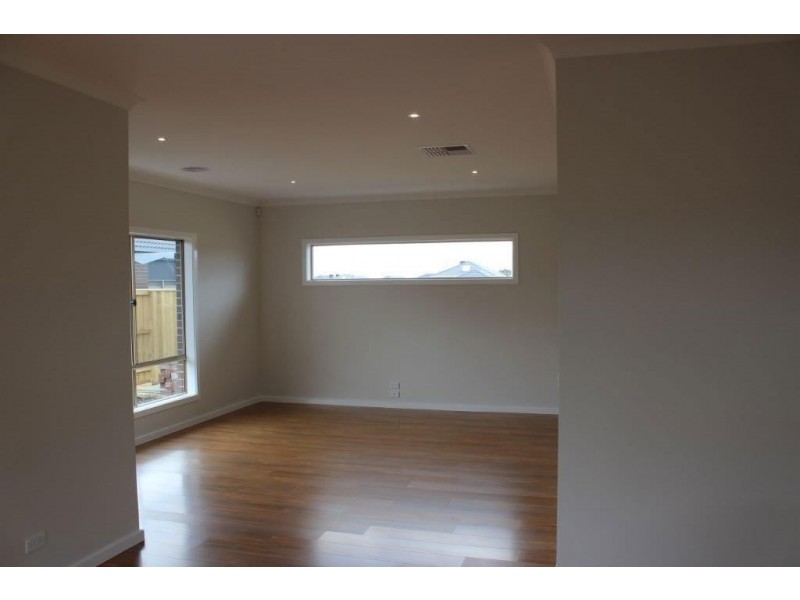 21 De Rossi Boulevard, Epping VIC 3076