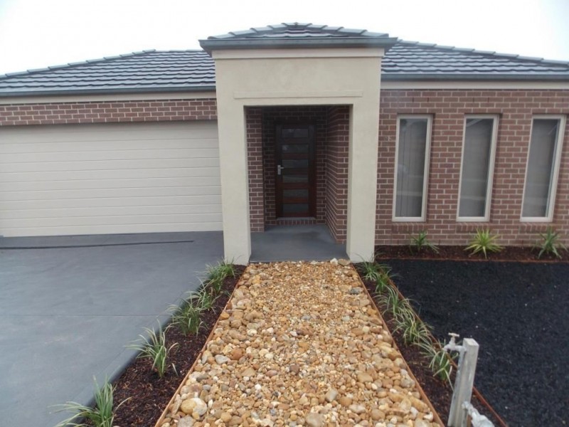 4 Piccadily Court, Doreen VIC 3754
