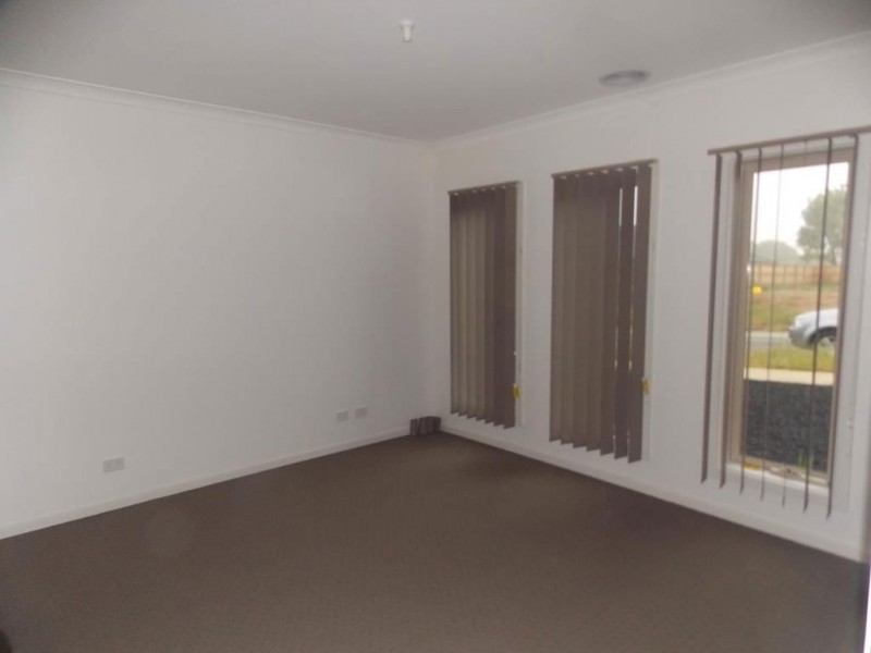 4 Piccadily Court, Doreen VIC 3754