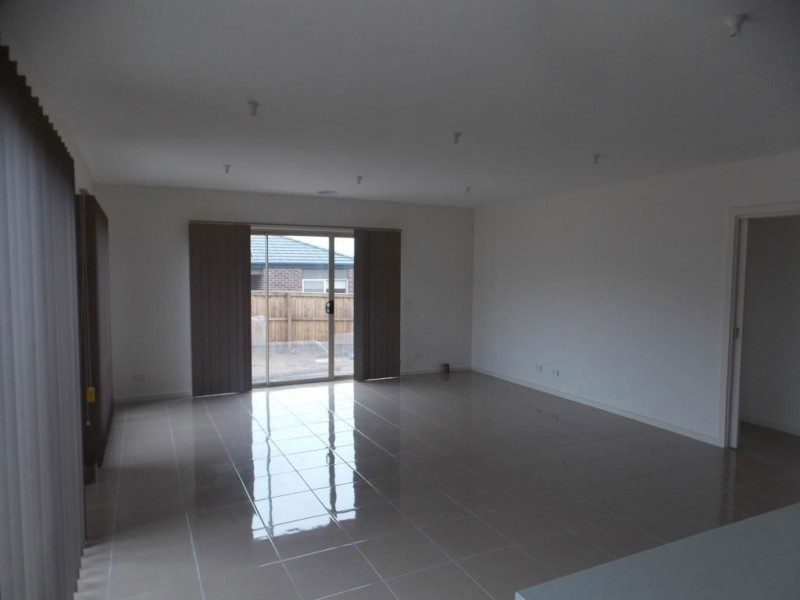 4 Piccadily Court, Doreen VIC 3754
