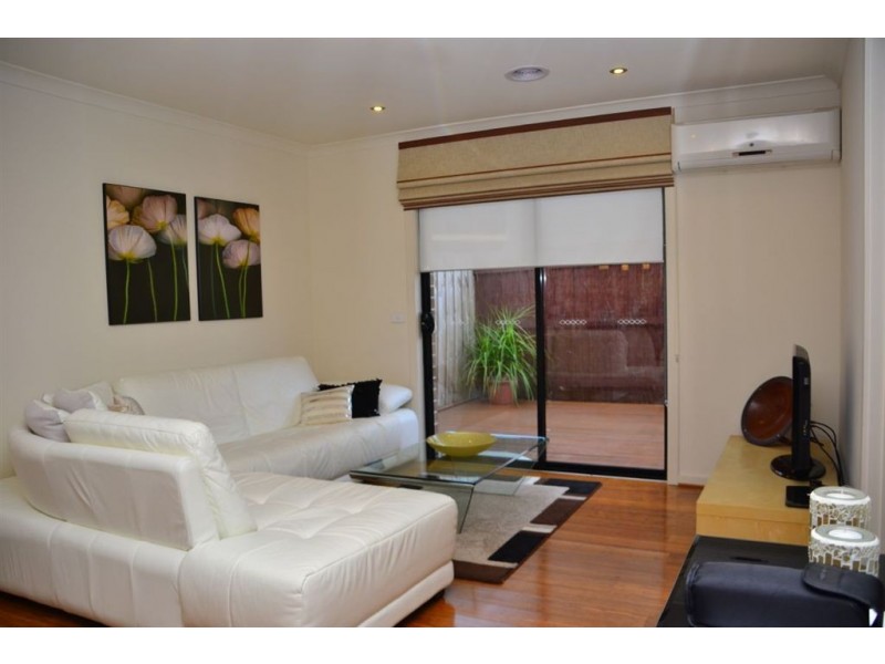 12/12 Kirkland Court, Epping VIC 3076