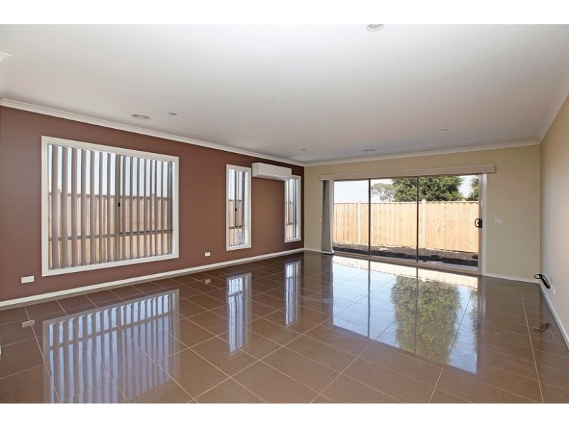 27 Evolve Esplanade, Epping VIC 3076