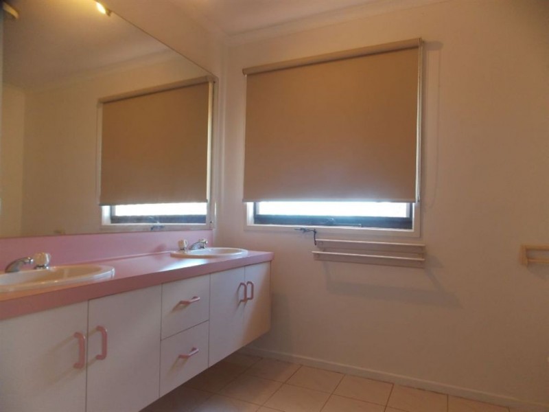 6 Fetlock Place, Epping VIC 3076