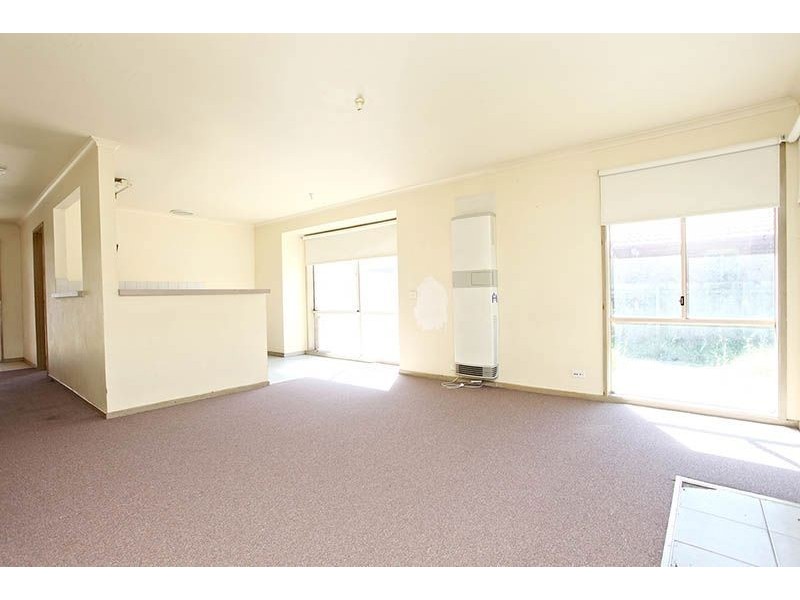 24 Mossman Crescent, Lalor VIC 3075