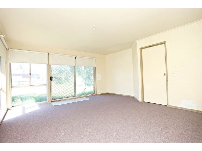 24 Mossman Crescent, Lalor VIC 3075