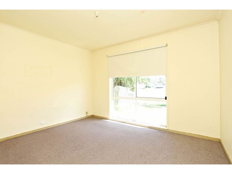 24 Mossman Crescent, Lalor VIC 3075