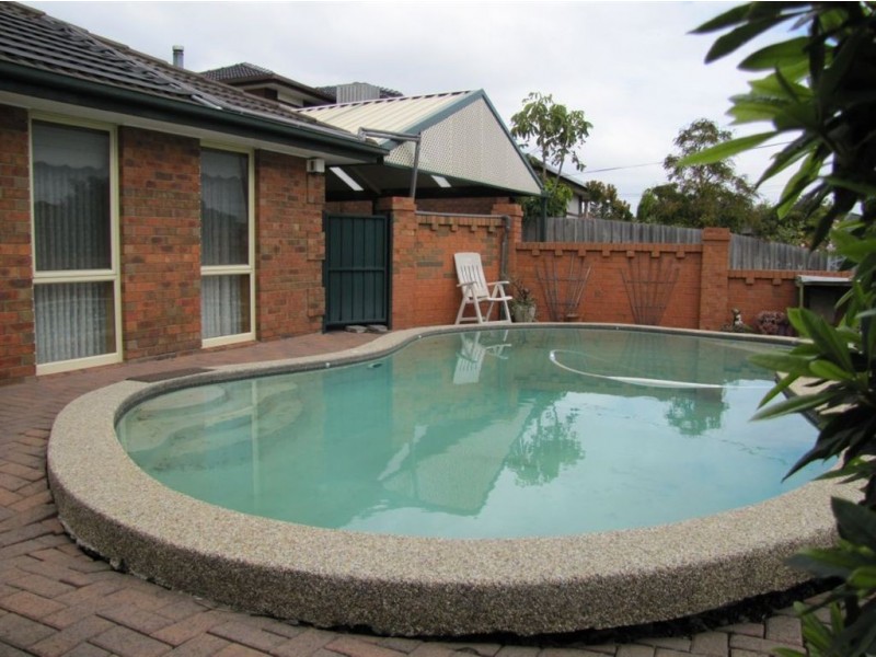 18 Wodonga Crescent, Thomastown VIC 3074