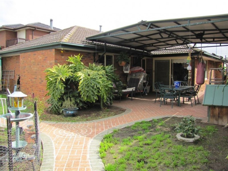 18 Wodonga Crescent, Thomastown VIC 3074